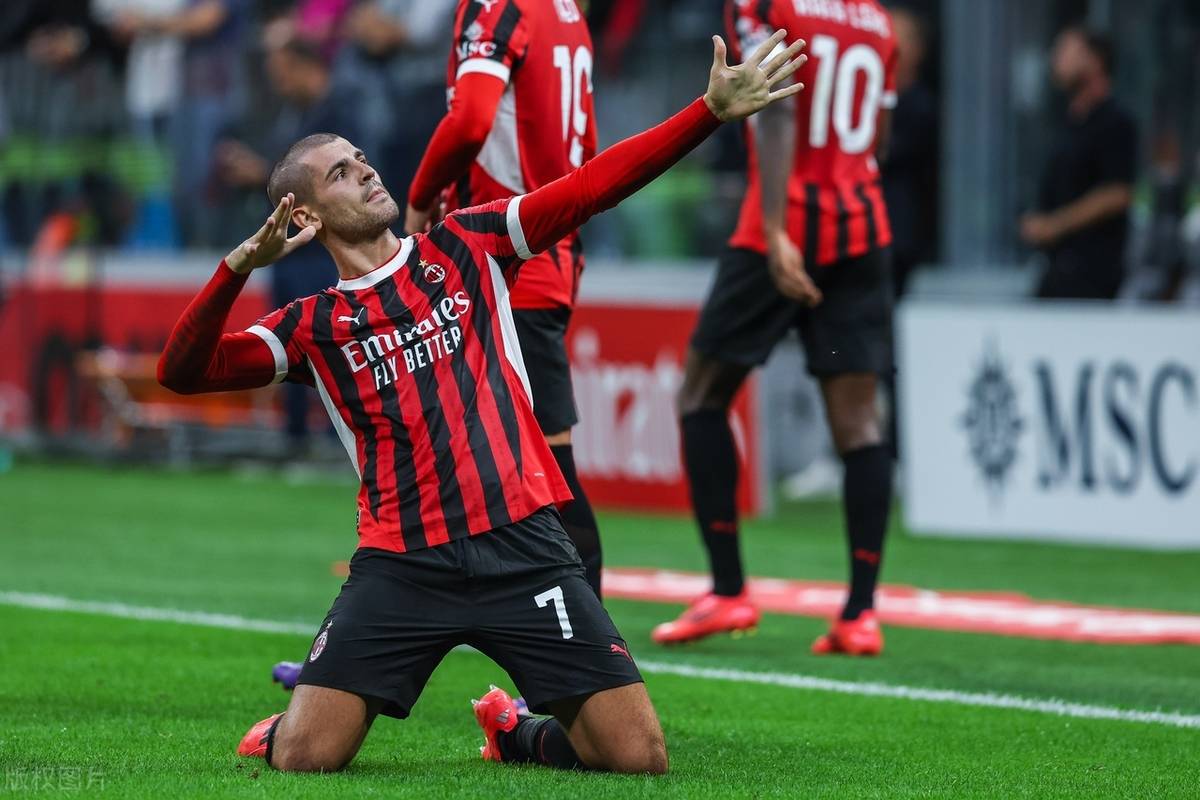 关于转折点！AC米兰单刀错失，欧联赛前攻防权衡，更衣室稳定，更衣室氛围转暖的信息爱游戏内容中心